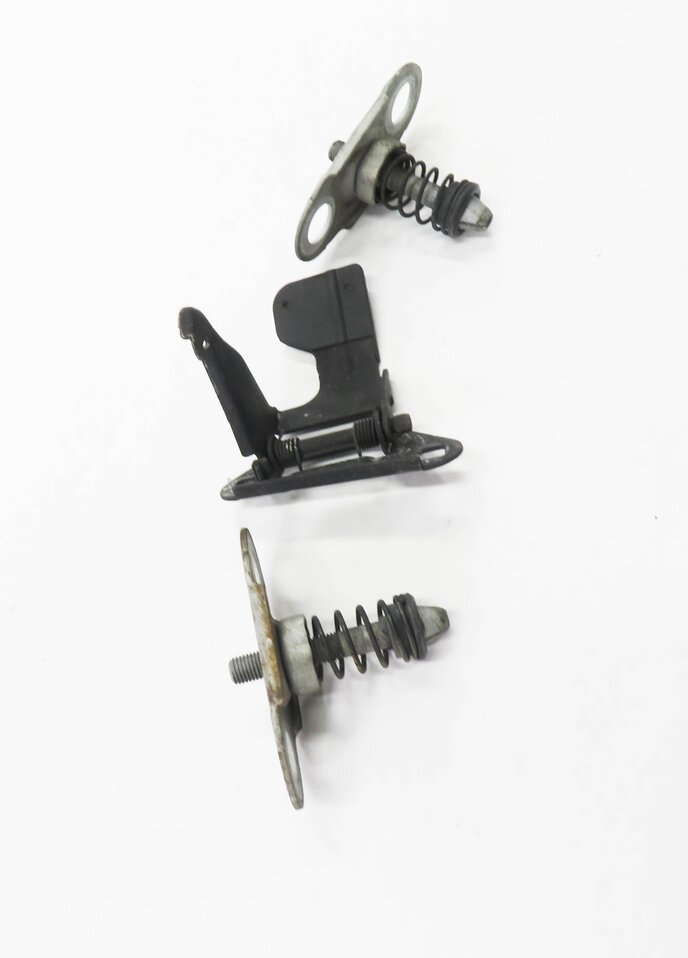 Thumbnail 3: 2007 RANGE ROVER (L322) FRONT HOOD SAFETY LATCH SPRING SET-3