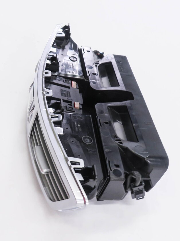 Thumbnail 3: 2012 MERCEDES S550 (W221) CENTER DASH HEATER A/C AIR VENT w/ CLOCK