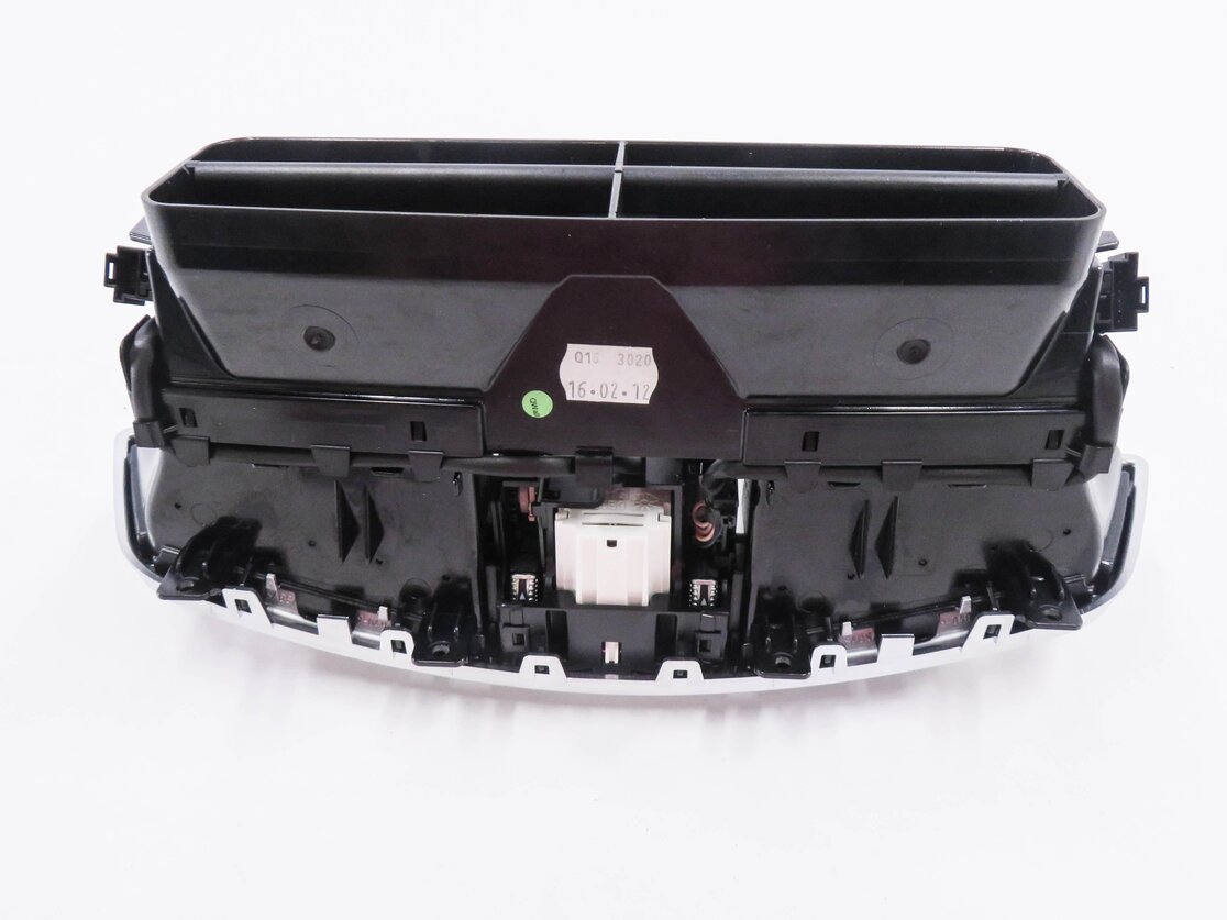 Thumbnail 6: 2012 MERCEDES S550 (W221) CENTER DASH HEATER A/C AIR VENT w/ CLOCK