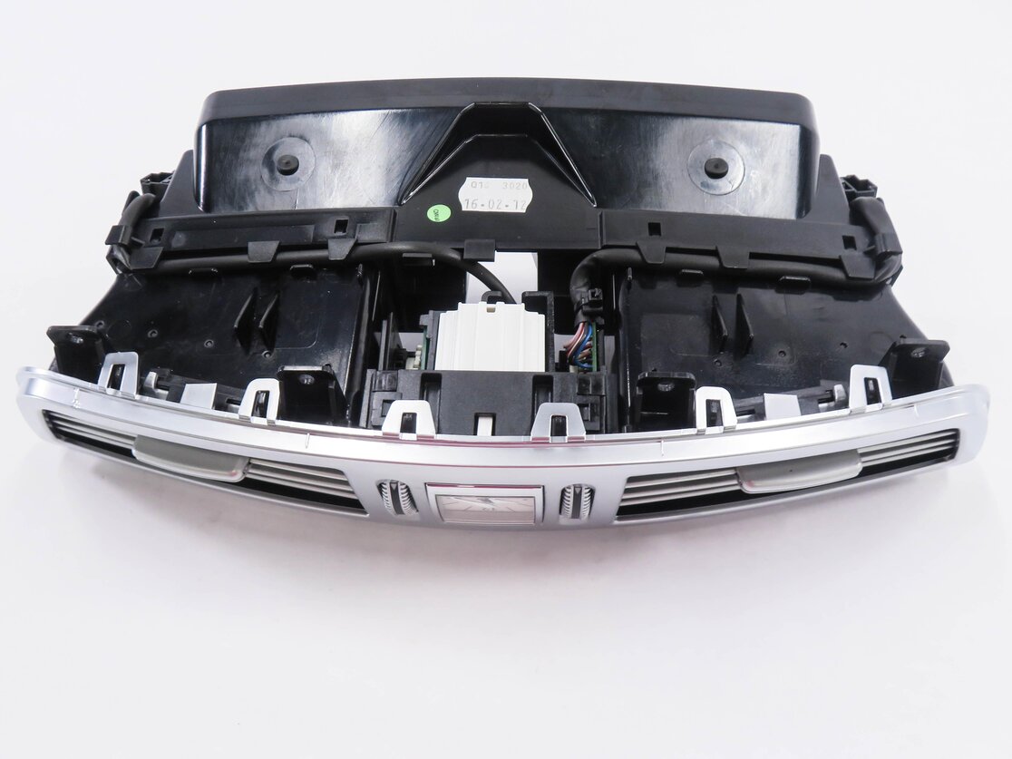 Thumbnail 7: 2012 MERCEDES S550 (W221) CENTER DASH HEATER A/C AIR VENT w/ CLOCK