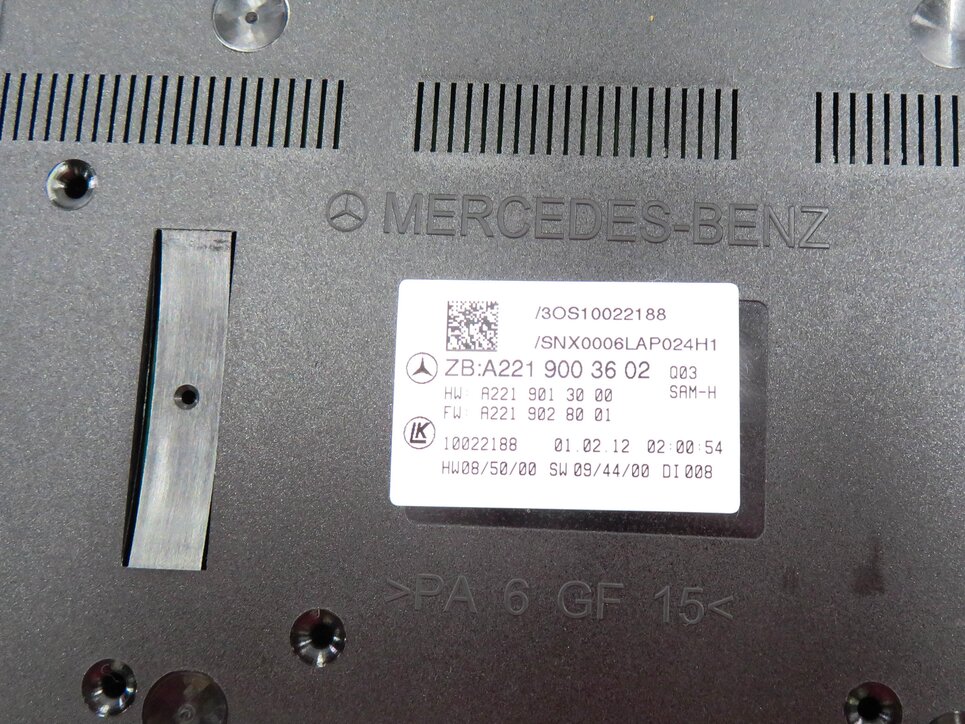Thumbnail 6: 2012 MERCEDES S550 (W221) REAR TRUNK SIGNAL ACQUISITION CONTROL MODULE (SAM)