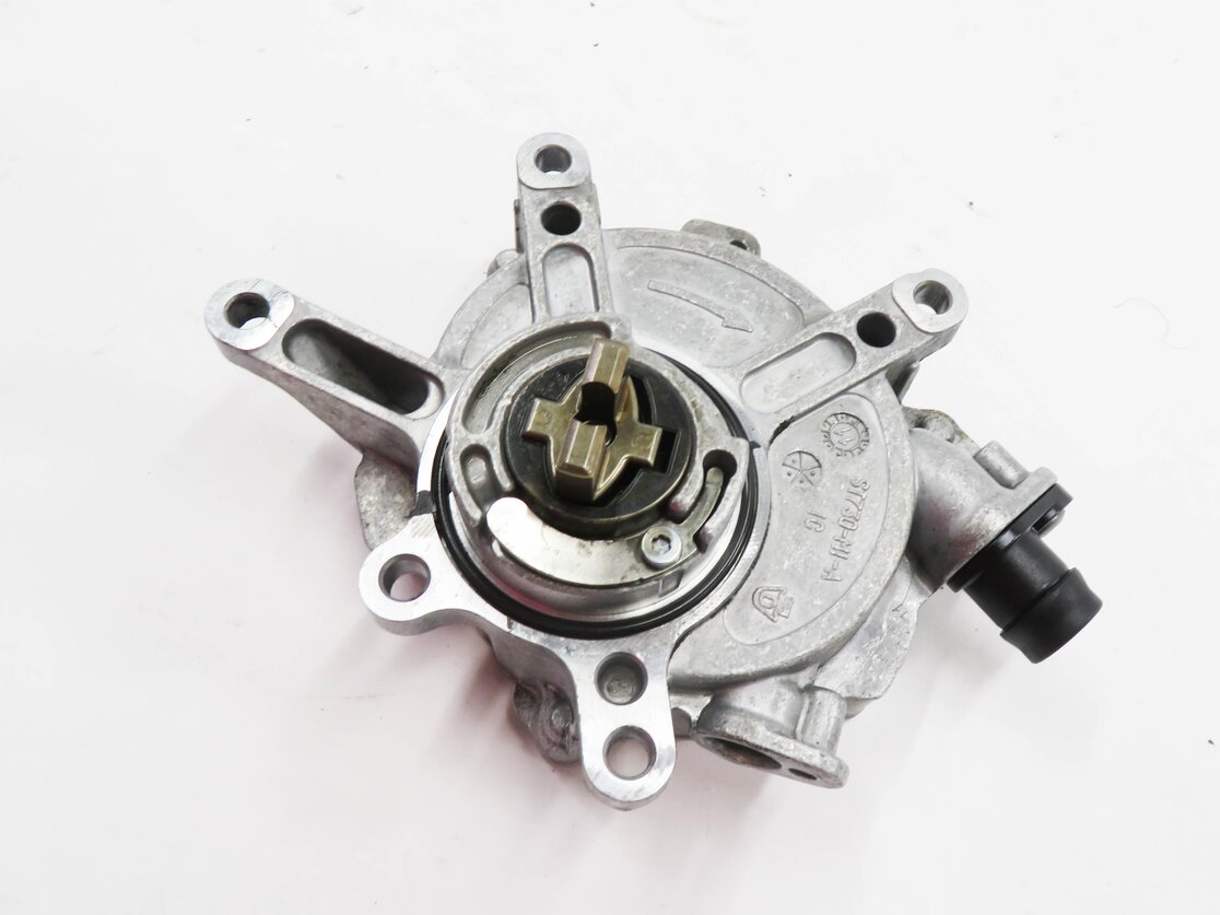11-20 MERCEDES CL550 GL450 GL550 ML350 ML550 S400 S550 S600 SL550 - VACUUM PUMP