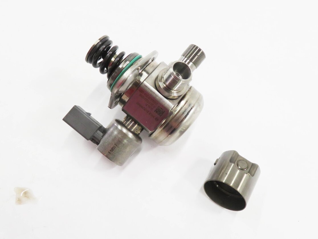 2011-2020 MERCEDES E500 E550 S600 SL450 SL550 GL550 - LEFT MECHANICAL FUEL PUMP
