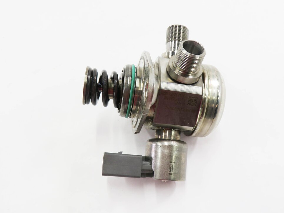 Thumbnail 3: 2011-2020 MERCEDES E500 E550 S600 SL450 SL550 GL550 - LEFT MECHANICAL FUEL PUMP