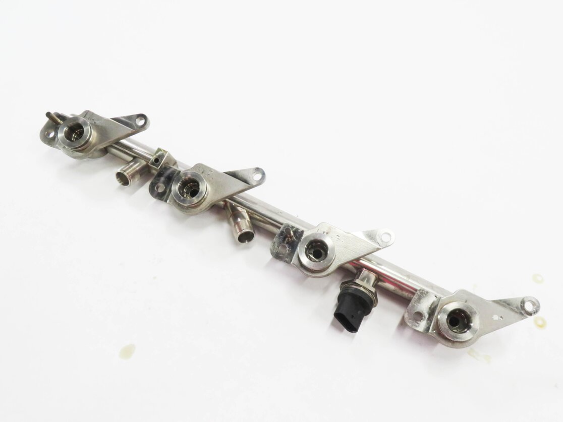 2012 MERCEDES S550 (W221) 4.6L M278 TWIN TURBO ENGINE - RIGHT FUEL RAIL