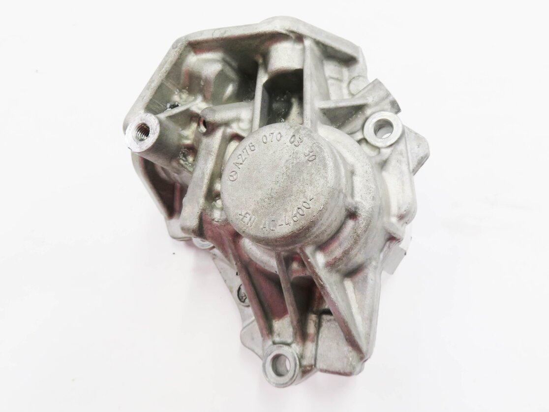 Thumbnail 2: 2012 MERCEDES S550 (W221) 4.6L M278 TWIN TURBO ENGINE - HPFP FUEL PUMP HOUSING