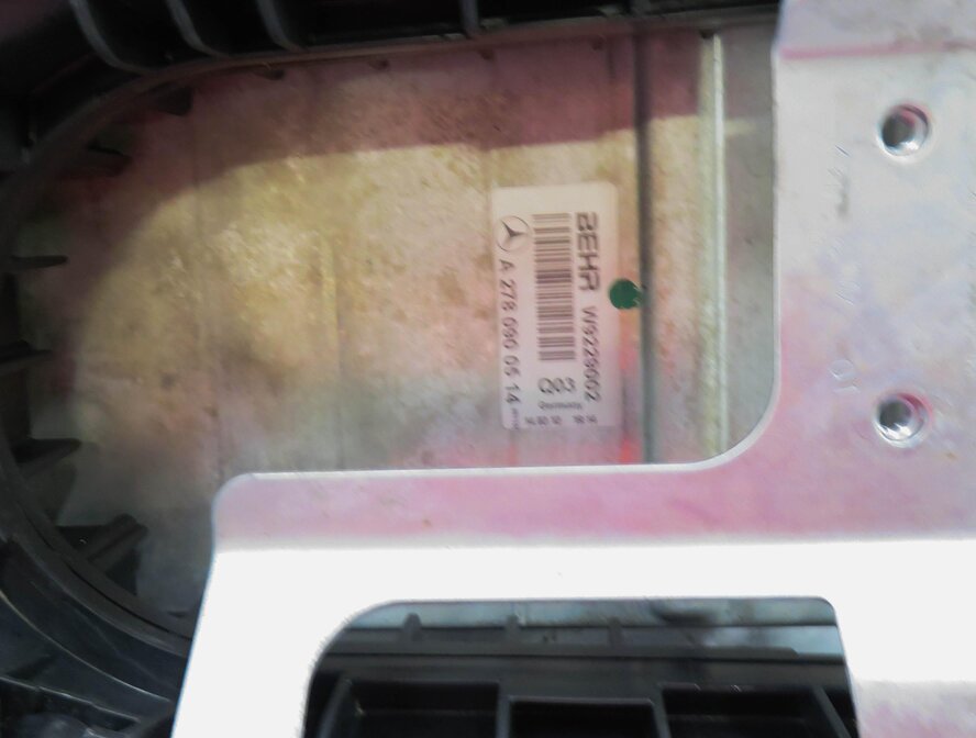 Thumbnail 7: 11-20 MERCEDES CL550 E550 GL450 GL550 GLS550 S550 SL550 - 4.6L INTAKE MANIFOLD