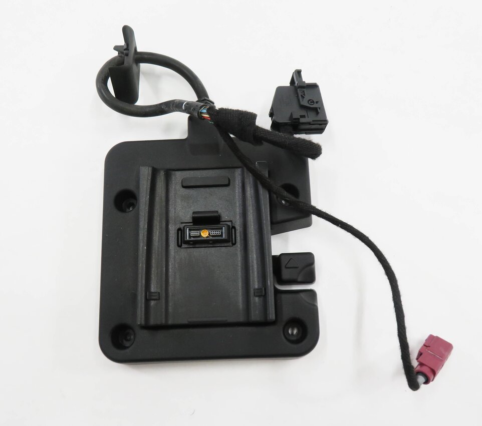 Thumbnail 2: 2006 RANGE ROVER SPORT (L320) FRONT CENTER CONSOLE PHONE DOCK CRADLE CHARGER