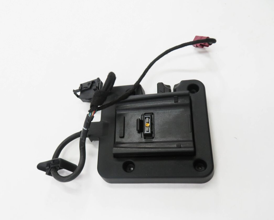 Thumbnail 3: 2006 RANGE ROVER SPORT (L320) FRONT CENTER CONSOLE PHONE DOCK CRADLE CHARGER