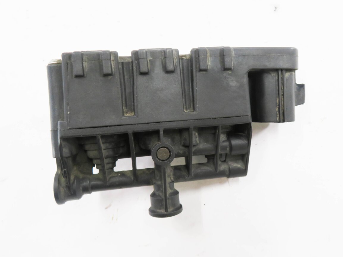Thumbnail 8: 06 RANGE ROVER SPORT (L320) AIR SUSPENSION VALVE BLOCK SET-3