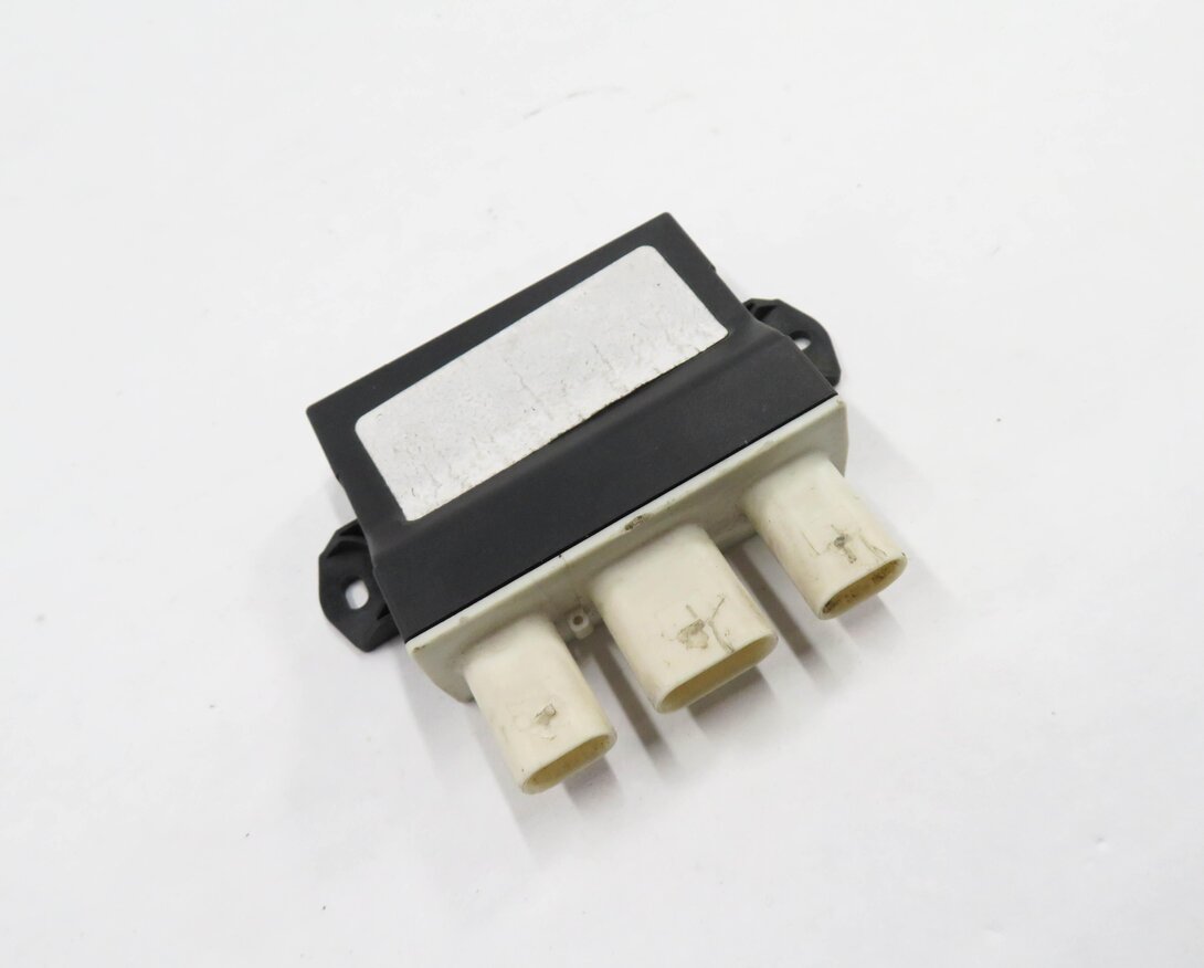 2017 LAND ROVER DISCOVERY SPORT (L550) REAR TRUNK SMART OPENER CONTROL MODULE