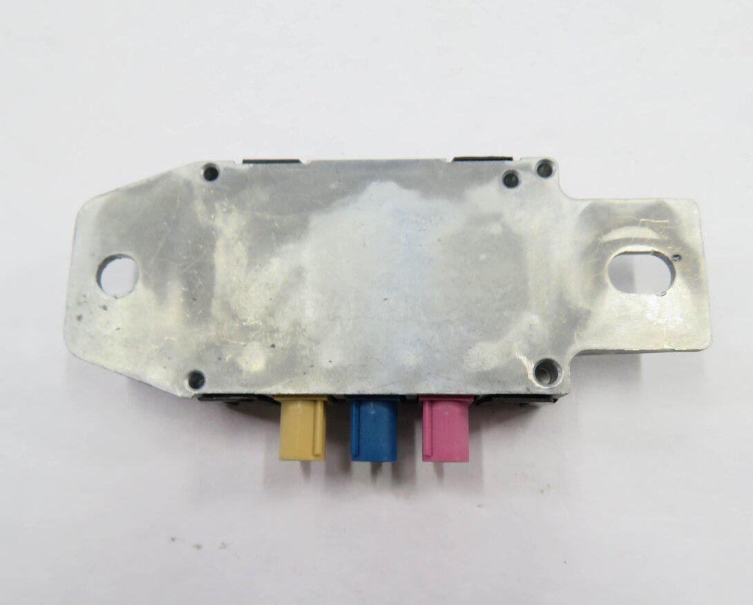 Thumbnail 5: 2017 LAND ROVER DISCOVERY SPORT (L550) ANTENNA AMP AMPLIFIER CONTROL MODULE