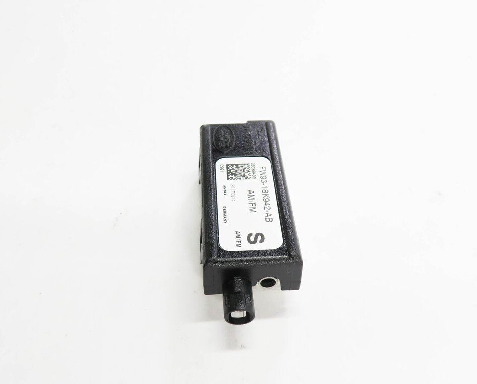Thumbnail 4: 2017 LAND ROVER DISCOVERY SPORT (L550) AM/FM ANTENNA AMP AMPLIFIER BOOSTER