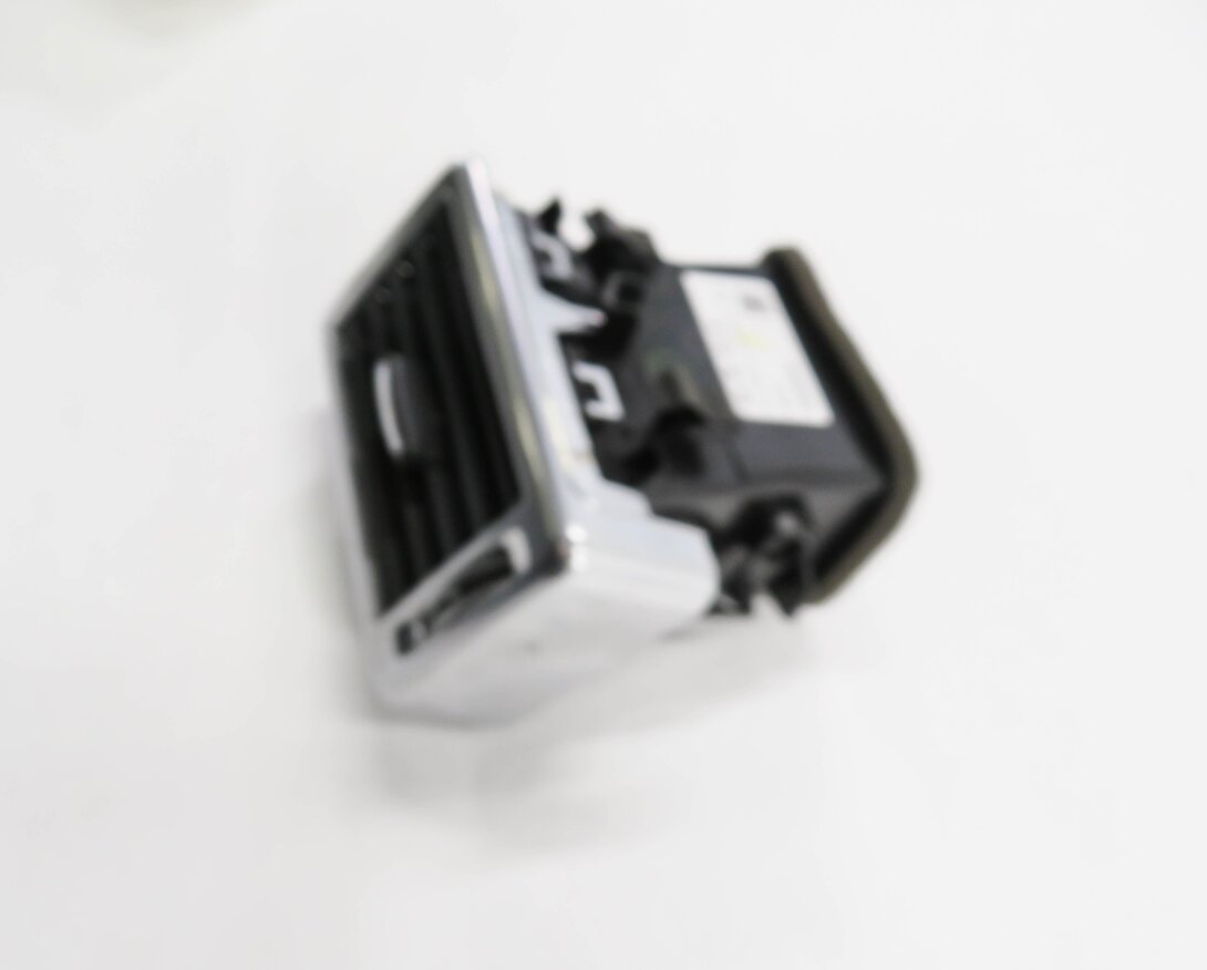 Thumbnail 4: 2017 LAND ROVER DISCOVERY SPORT (L550) RIGHT PASSENGER DASH HEATER A/C AIR VENT