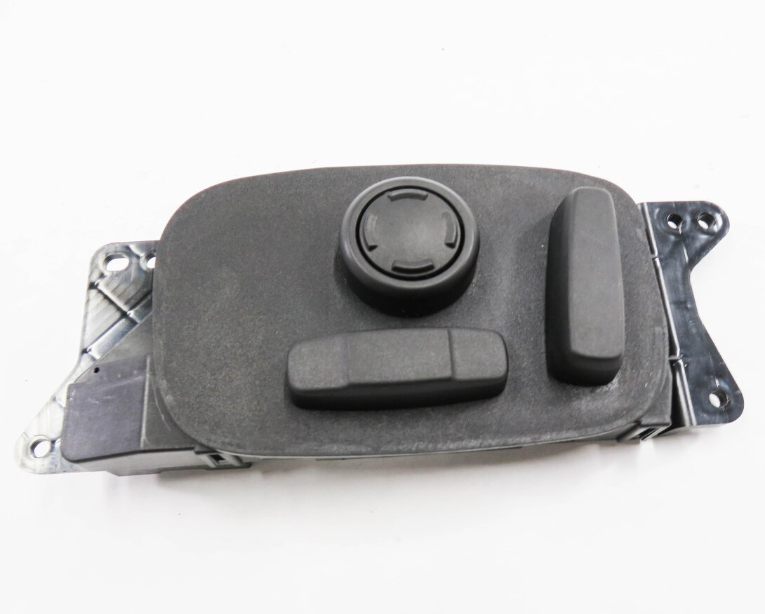 Thumbnail 2: 2017 LAND ROVER DISCOVERY SPORT (L550) LEFT FRONT DRIVER SEAT ADJUSTMENT SWITCH