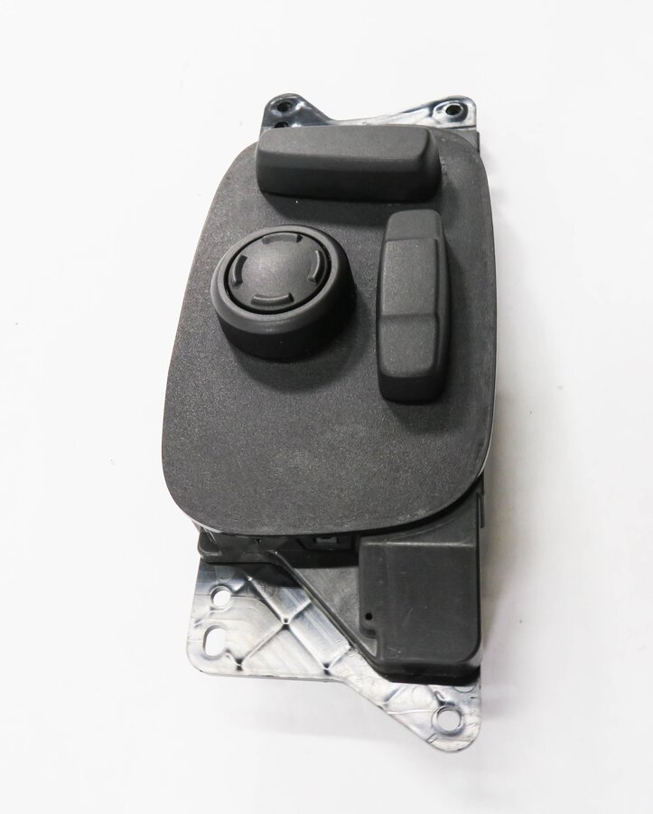 Thumbnail 3: 2017 LAND ROVER DISCOVERY SPORT (L550) LEFT FRONT DRIVER SEAT ADJUSTMENT SWITCH