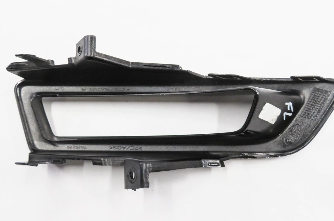 Thumbnail 6: 2017 LAND ROVER DISCOVERY SPORT (L550) LEFT FRONT DRIVER FOGLIGHT TRIM (BLACK)