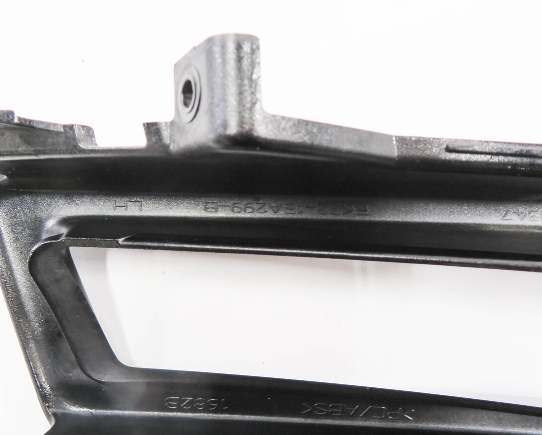 Thumbnail 7: 2017 LAND ROVER DISCOVERY SPORT (L550) LEFT FRONT DRIVER FOGLIGHT TRIM (BLACK)