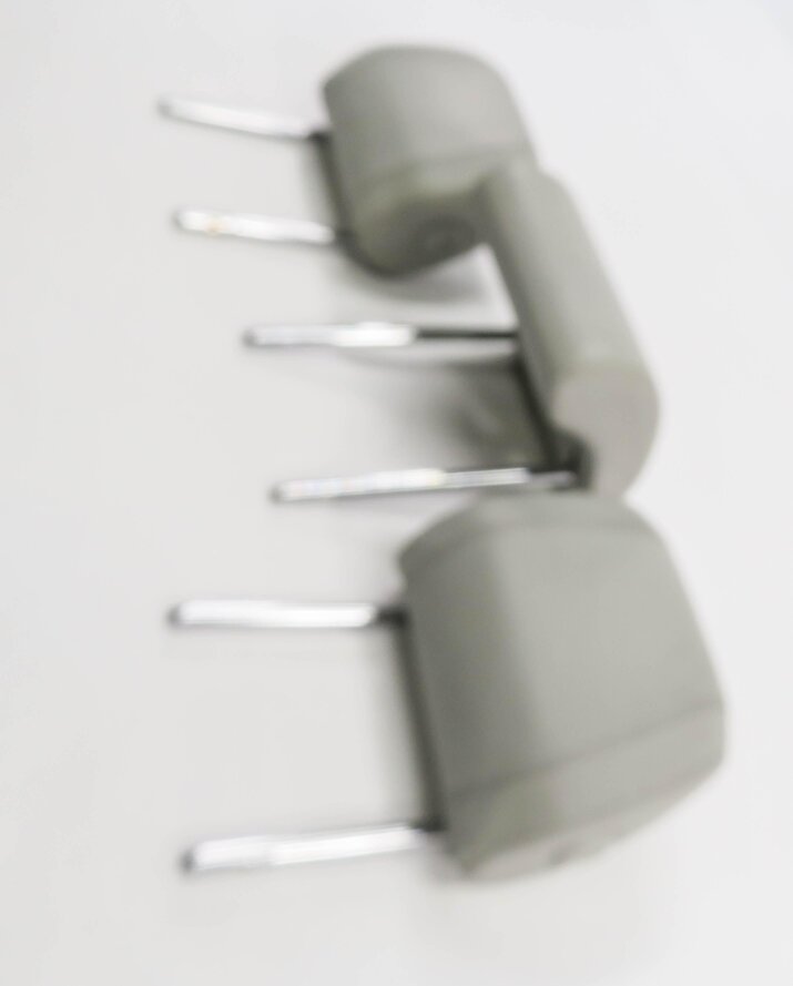 Thumbnail 4: 2017 LAND ROVER DISCOVERY SPORT (L550) REAR SEAT HEADREST SET-3 (CIRRUS LUNAR)