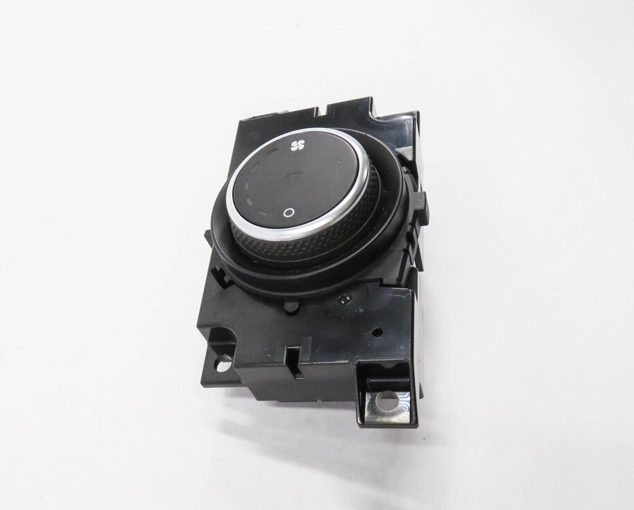 Thumbnail 3: 2015-2019 LAND ROVER DISCOVERY SPORT (L550) REAR HEATER A/C TEMPERATURE CONTROL
