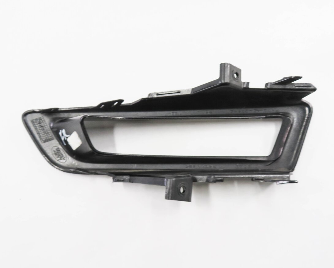 Thumbnail 6: 2017 LAND ROVER DISCOVERY SPORT (L550) RIGHT FRONT PASSENGER FOGLIGHT TRIM