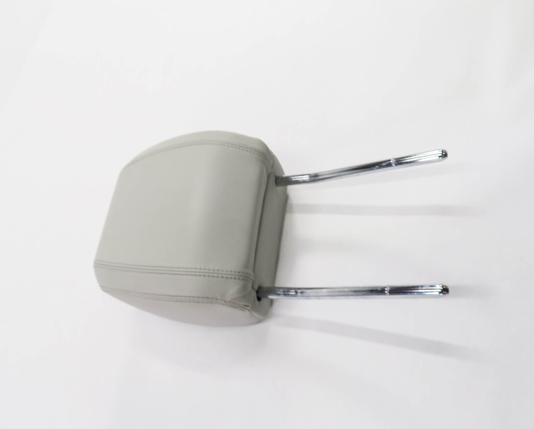 Thumbnail 3: 2017 LAND ROVER DISCOVERY SPORT (L550) RIGHT FRONT HEADREST (CIRRUS LUNAR)