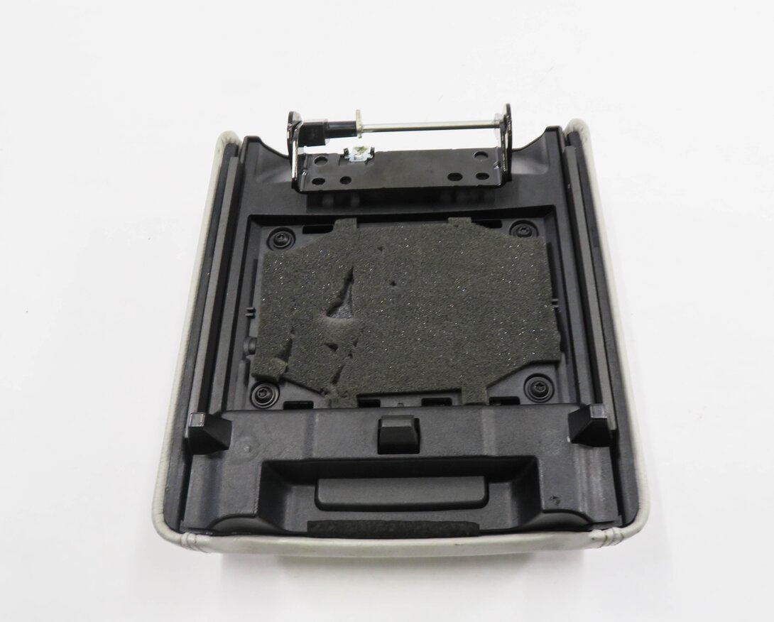 Thumbnail 6: 2015-2019 DISCOVERY SPORT (L550) FRONT CENTER CONSOLE ARMREST LID (CIRRUS LUNAR)