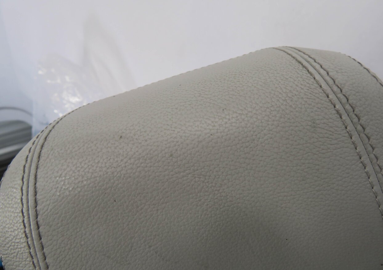 Thumbnail 10: 2017 LAND ROVER DISCOVERY SPORT (L550) LEFT FRONT DRIVER HEADREST (CIRRUS LUNAR)