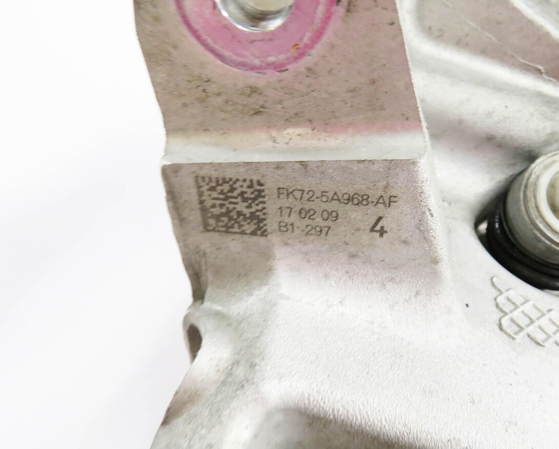 Thumbnail 8: 2015-2019 LAND ROVER DISCOVERY SPORT (L550) LEFT DRIVER REAR SPINDLE KNUCKLE HUB