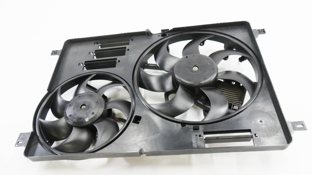 Thumbnail 2: 12-17 LR2 DISCOVERY SPORT RANGE ROVER EVOQUE (L538 L550) RADIATOR COOLING FAN