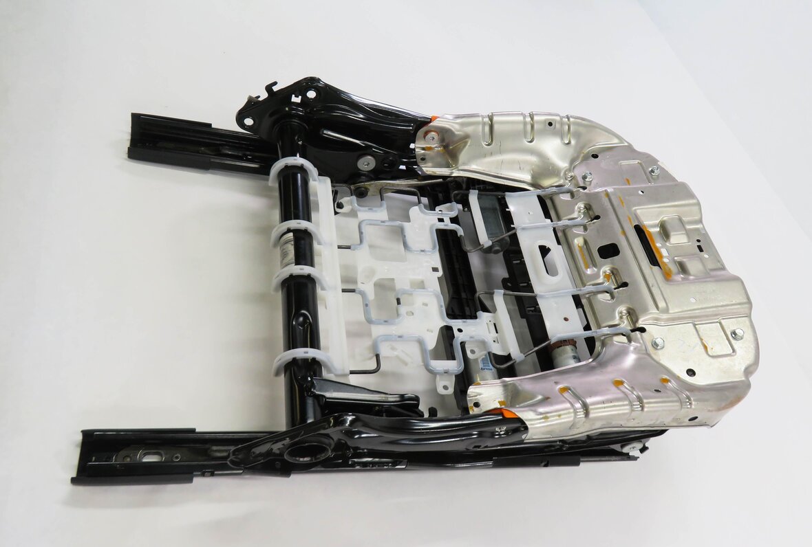 Thumbnail 8: 2017 LAND ROVER DISCOVERY SPORT (L550) LEFT FRONT DRIVER SEAT TRACK w/ MOTORS