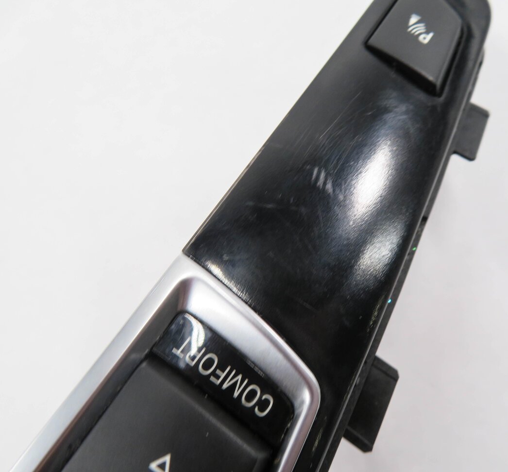 Thumbnail 8: 2012 BMW 750i (F01) TRACTION CONTROL SPORT COMFORT PDC SWITCH BUTTON PANEL