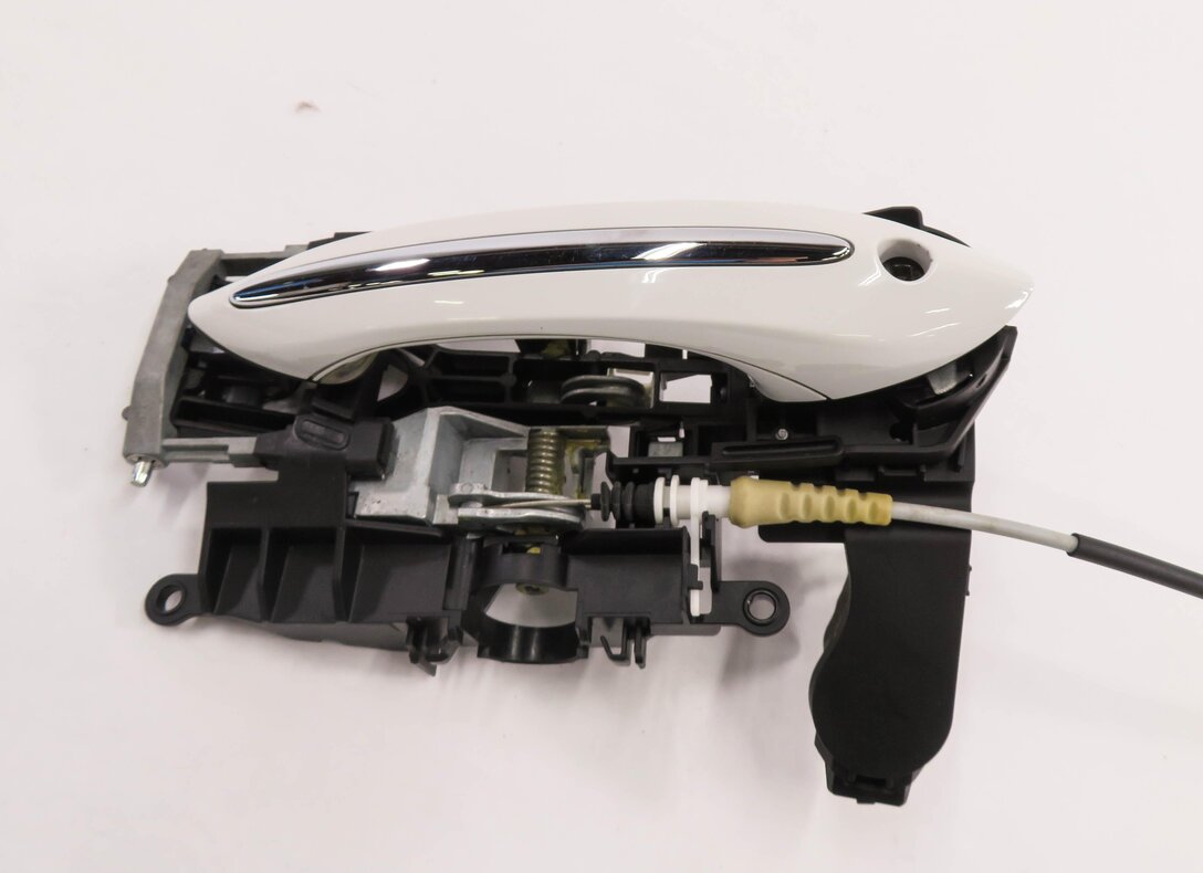 Thumbnail 5: 09-18 BMW 528i 535i 550i 740i 750i 760i RIGHT FRONT COMFORT DOOR HANDLE (WHITE)