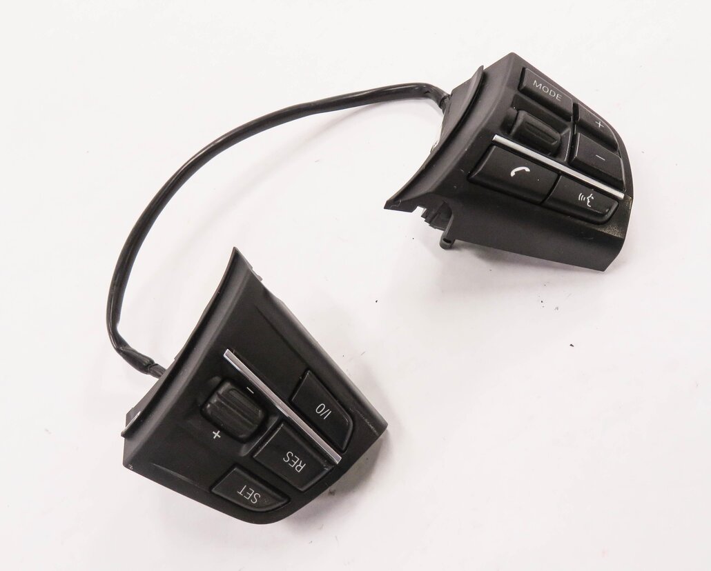 2012 BMW 750i (F01) DRIVER WHEEL STEERING SWITCH BUTTON SET-2