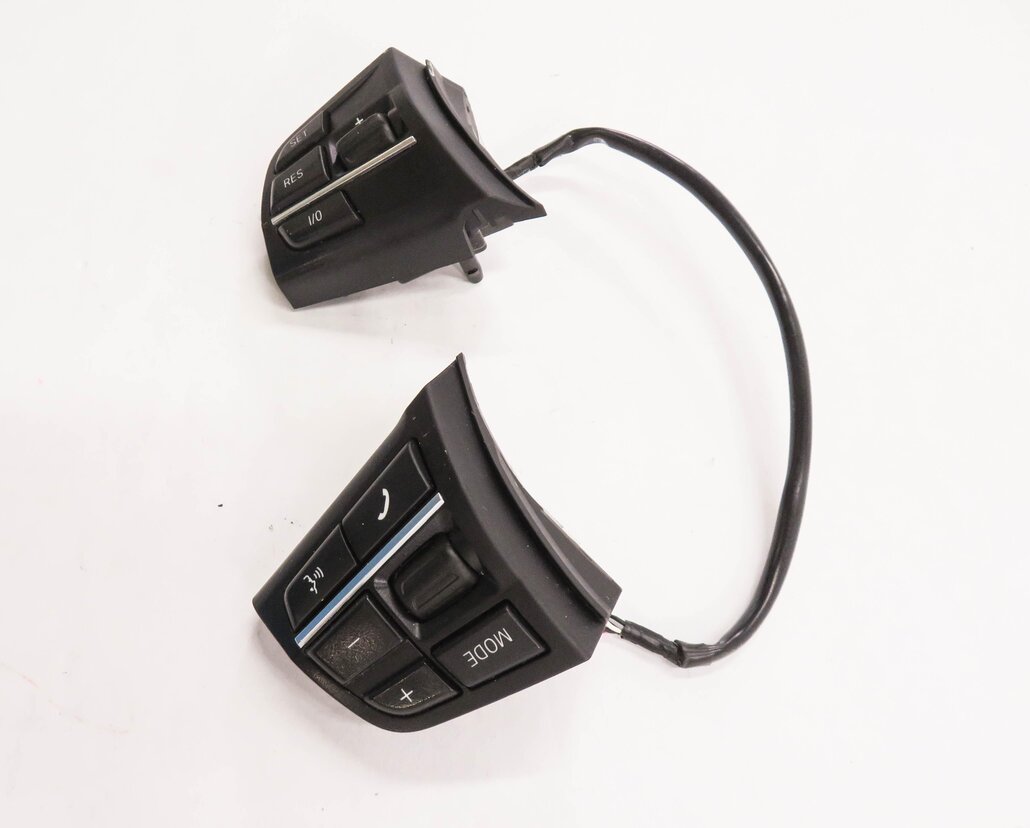 Thumbnail 3: 2012 BMW 750i (F01) DRIVER WHEEL STEERING SWITCH BUTTON SET-2