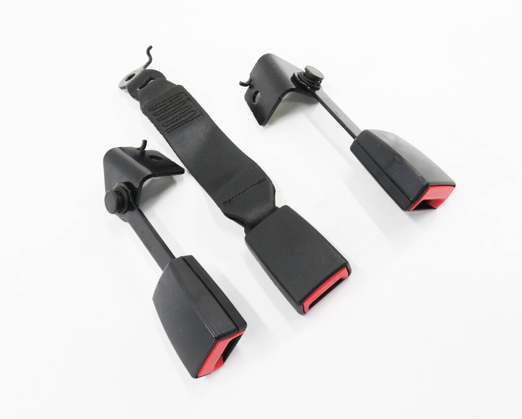 2012 BMW 750i (F01) REAR SEAT SEATBELT BUCKLE RECEIVER SET-3 (BLACK)