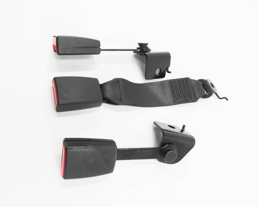 Thumbnail 4: 2012 BMW 750i (F01) REAR SEAT SEATBELT BUCKLE RECEIVER SET-3 (BLACK)