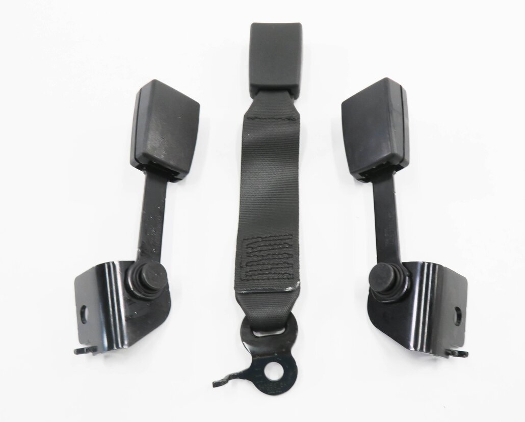 Thumbnail 6: 2012 BMW 750i (F01) REAR SEAT SEATBELT BUCKLE RECEIVER SET-3 (BLACK)