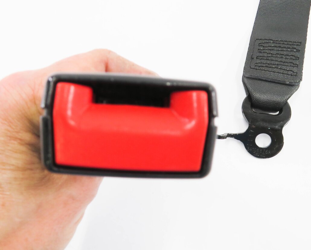Thumbnail 7: 2012 BMW 750i (F01) REAR SEAT SEATBELT BUCKLE RECEIVER SET-3 (BLACK)