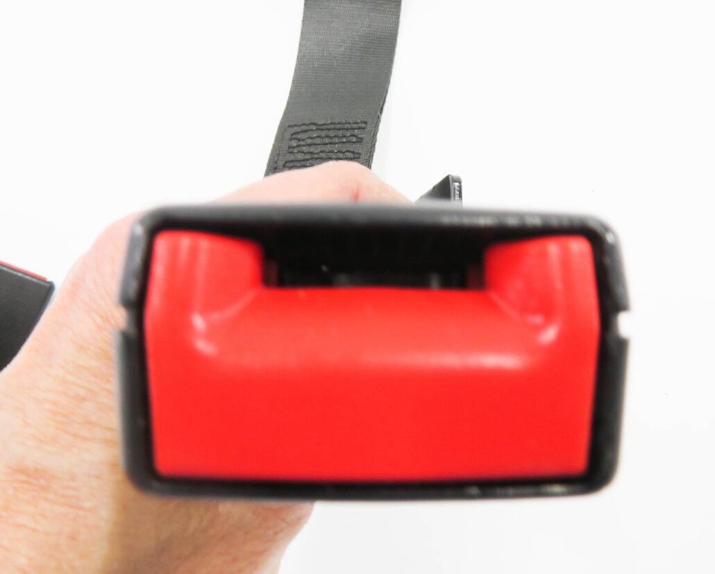 Thumbnail 8: 2012 BMW 750i (F01) REAR SEAT SEATBELT BUCKLE RECEIVER SET-3 (BLACK)