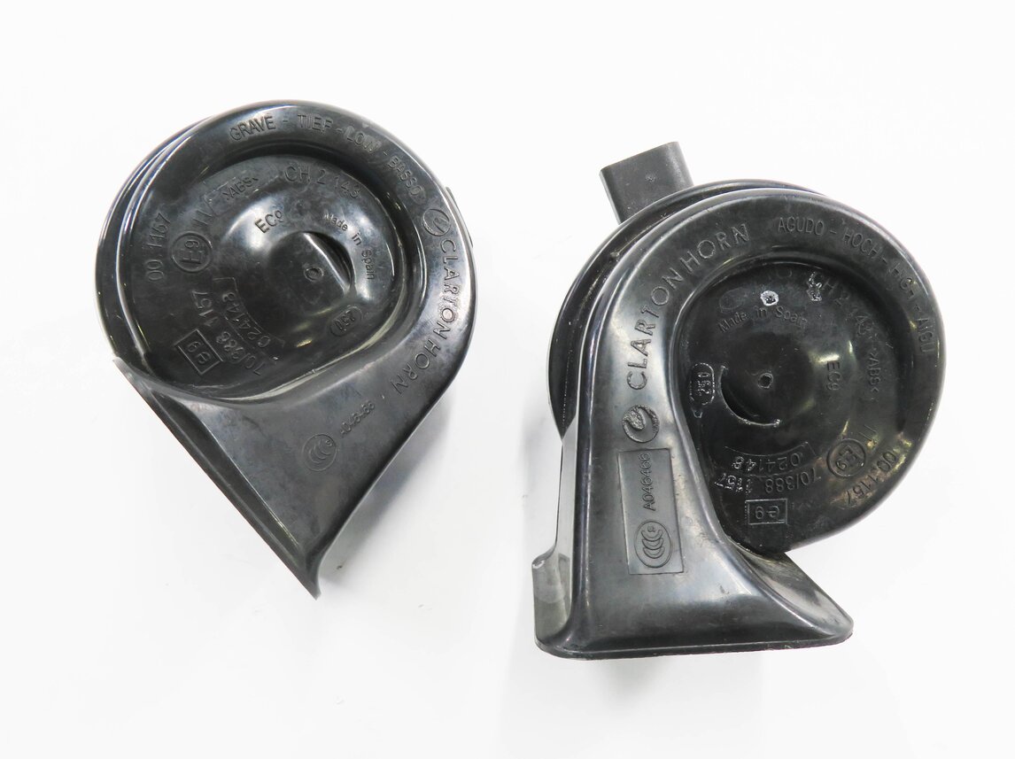 Thumbnail 2: 2011-2012 BMW 740i 750i 760i (F01 F02) HIGH & LOW TONE HORN SET-2