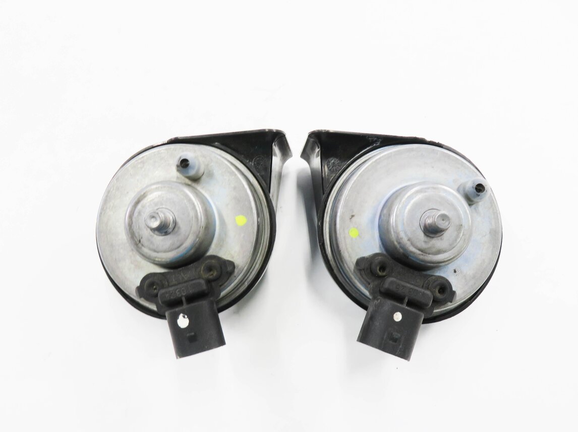 Thumbnail 5: 2011-2012 BMW 740i 750i 760i (F01 F02) HIGH & LOW TONE HORN SET-2