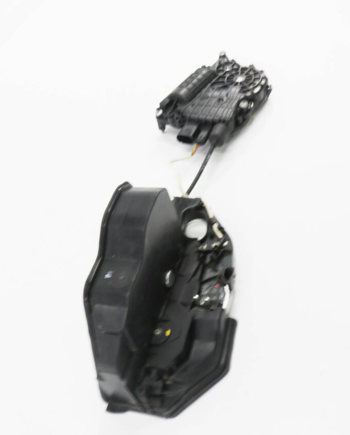 Thumbnail 4: 10-16 BMW 528i 535i 550i 750i 760i (F01 F10) RIGHT FRONT SOFT CLOSE DOOR LATCH