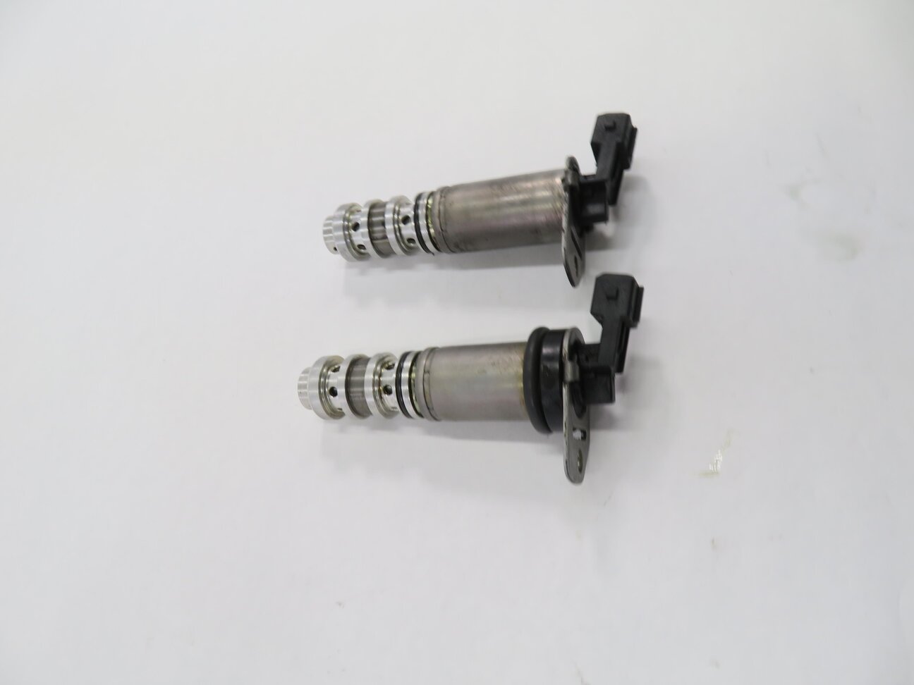 Thumbnail 3: 2012 BMW 750i (F01) 4.4L N62 TWIN TURBO ENGINE - VVT VANOS TIMING SOLENOID SET-2