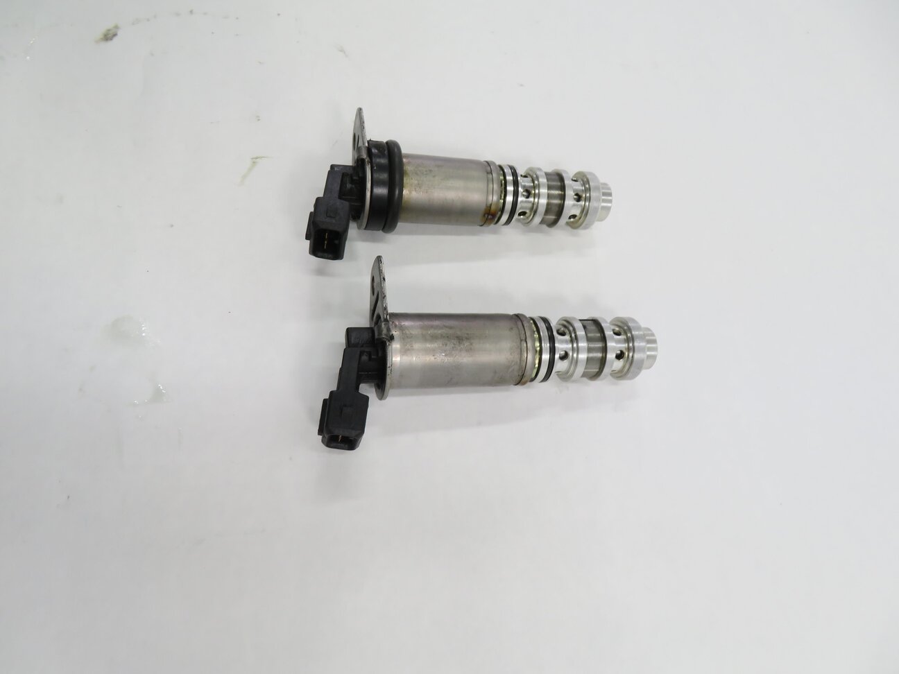 Thumbnail 4: 2012 BMW 750i (F01) 4.4L N62 TWIN TURBO ENGINE - VVT VANOS TIMING SOLENOID SET-2