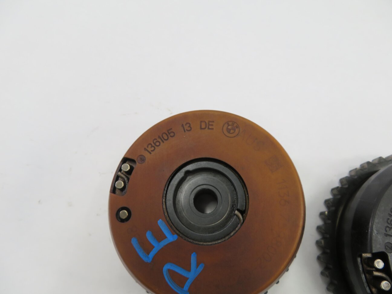 Thumbnail 6: 2012 BMW 750i (F01) 4.4L N62 TWIN TURBO ENGINE - RIGHT CAMSHAFT TIMING GEAR SET