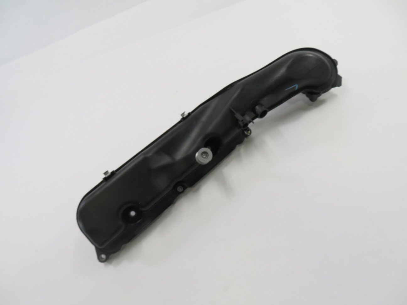 08-14 BMW 550i 650i 750i X5 X6 (F01 F10 E70 E71) 4.4L N63 - LEFT INTAKE MANIFOLD