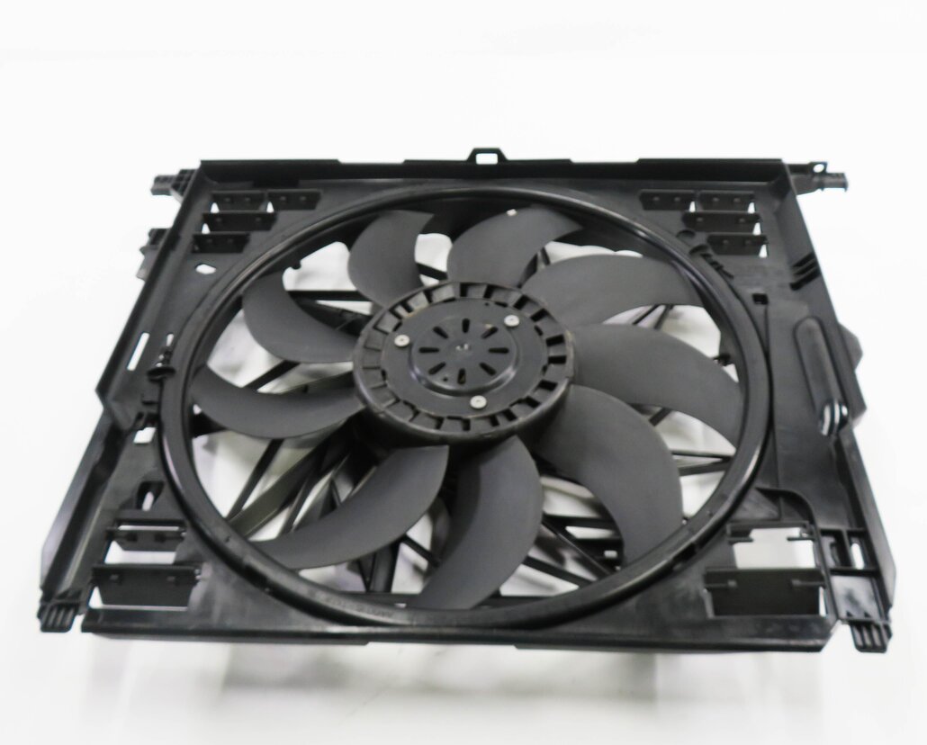 Thumbnail 2: 2010-2018 BMW 550i 550iGT 650i 750i B7 (F01 F06 F10) 850w RADIATOR COOLING FAN