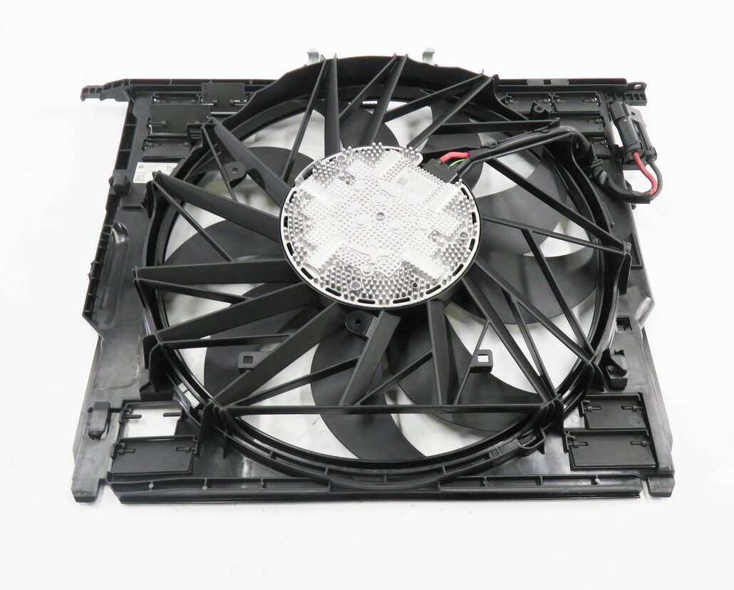 Thumbnail 6: 2010-2018 BMW 550i 550iGT 650i 750i B7 (F01 F06 F10) 850w RADIATOR COOLING FAN