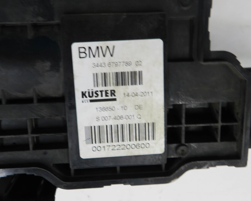 Thumbnail 6: 2012 BMW 750i (F01) EMERGENCY BRAKE PARKING BRAKE ACTUATOR MOTOR w/ CABLES
